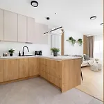 Stylowy Z Parkingiem & Balkonem, Blisko Wisly By Renters Daire