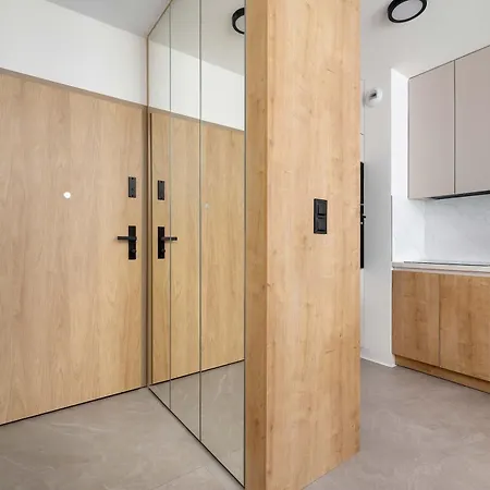 Stylowy Z Parkingiem & Balkonem, Blisko Wisly By Renters Krakov