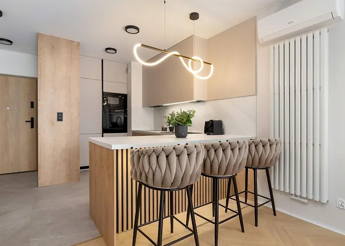 아파트 Stylowy Z Parkingiem & Balkonem, Blisko Wisly By Renters