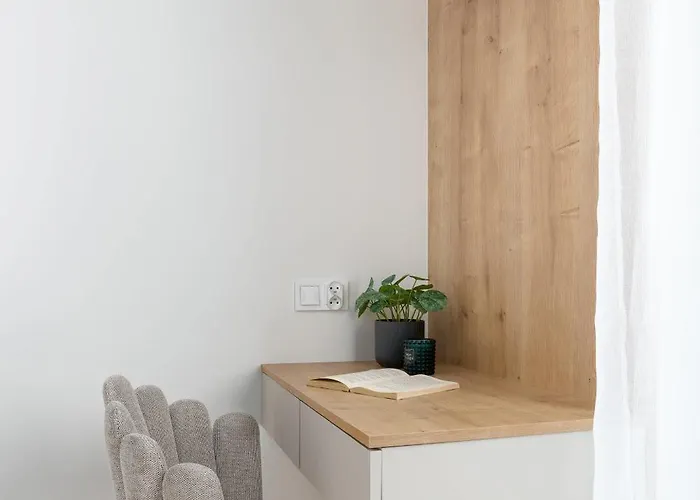 Stylowy Z Parkingiem & Balkonem, Blisko Wisly By Renters 아파트