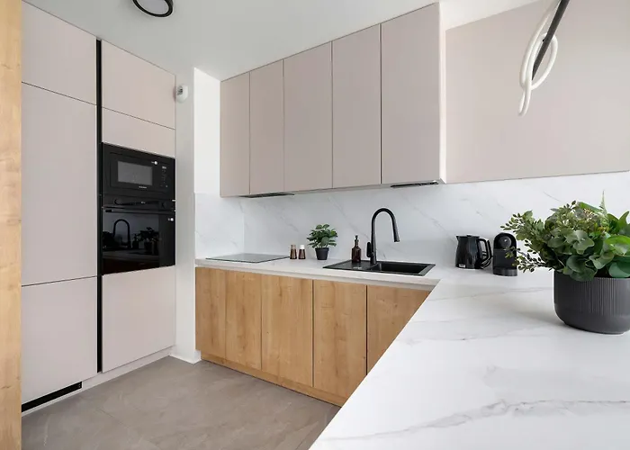 Stylowy Z Parkingiem & Balkonem, Blisko Wisly By Renters 아파트