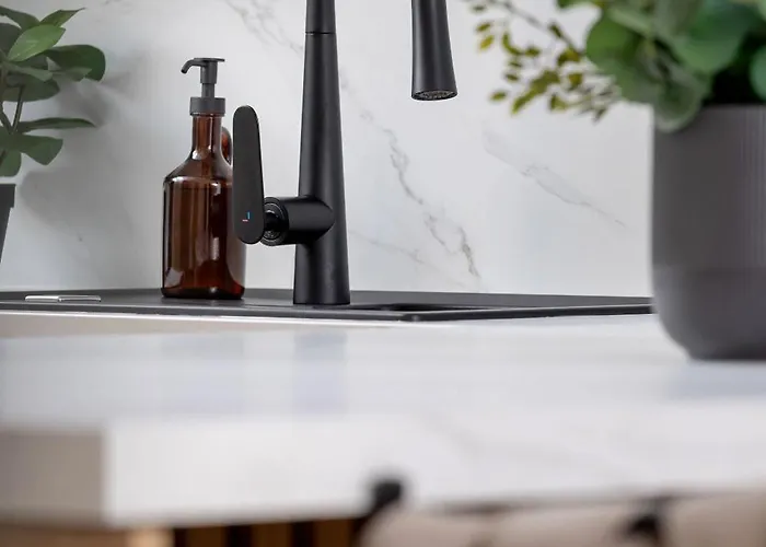 아파트 Stylowy Z Parkingiem & Balkonem, Blisko Wisly By Renters