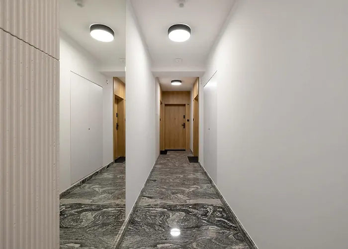 Stylowy Z Parkingiem & Balkonem, Blisko Wisly By Renters 아파트